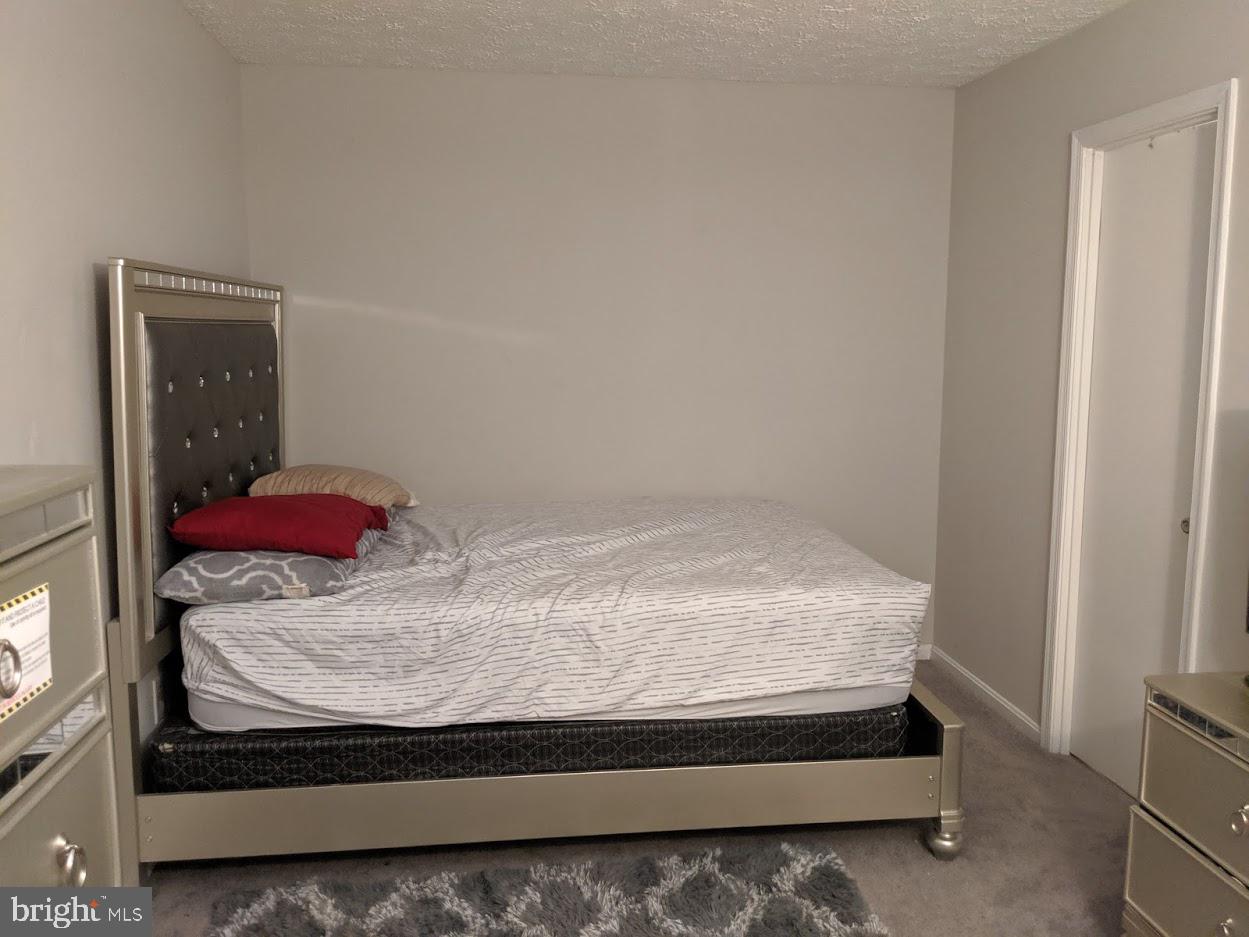 HUNTINGTON NEIGHBORHOOD - Residential Lease