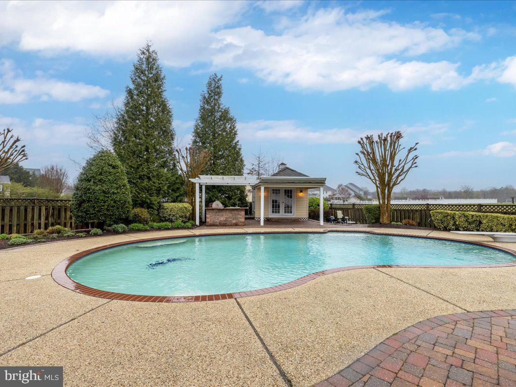 ASHBROOK - Residential