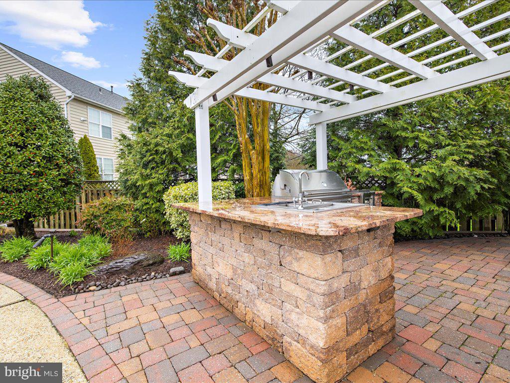 ASHBROOK - Residential