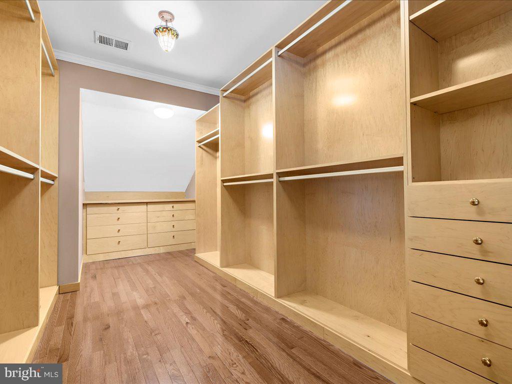 ASHBROOK - Residential