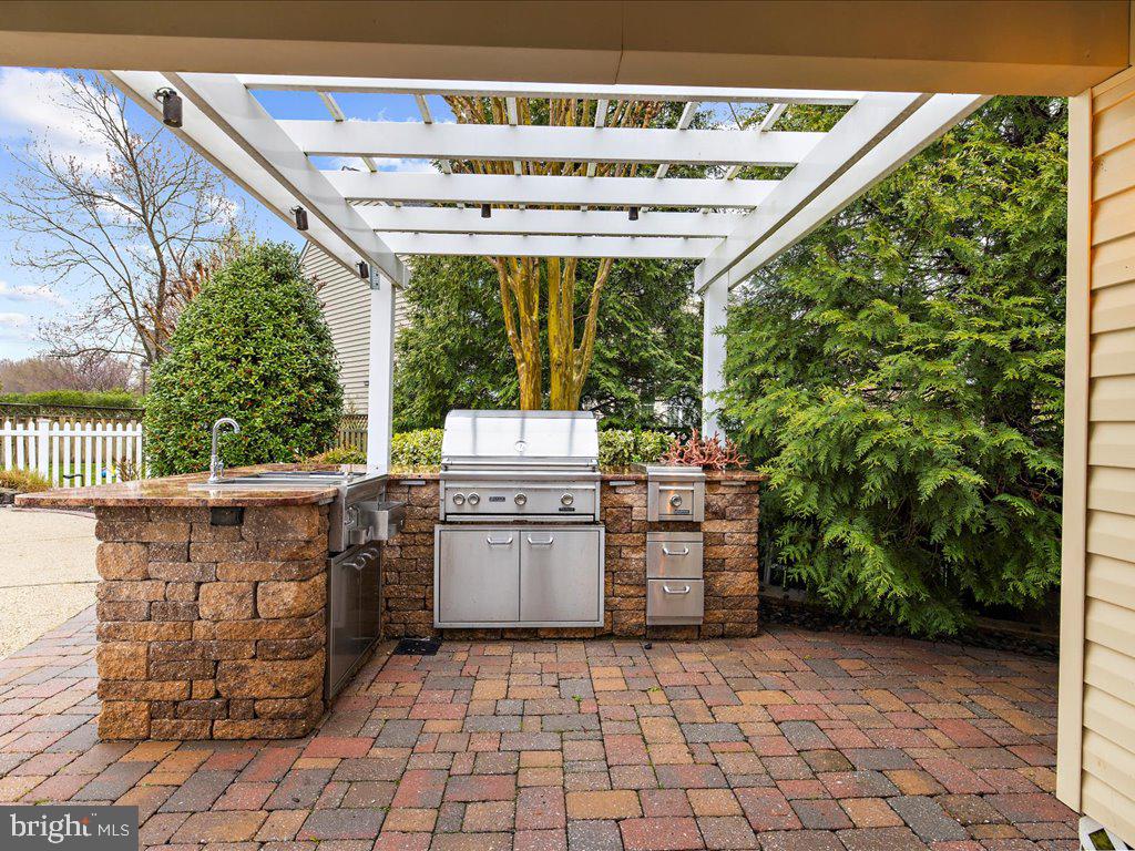 ASHBROOK - Residential