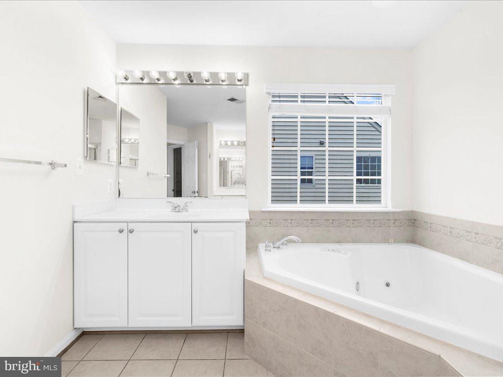 ASHBROOK - Residential