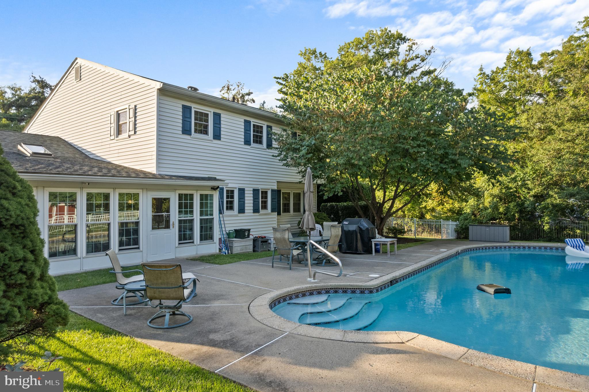 884 TENNIS AVENUE