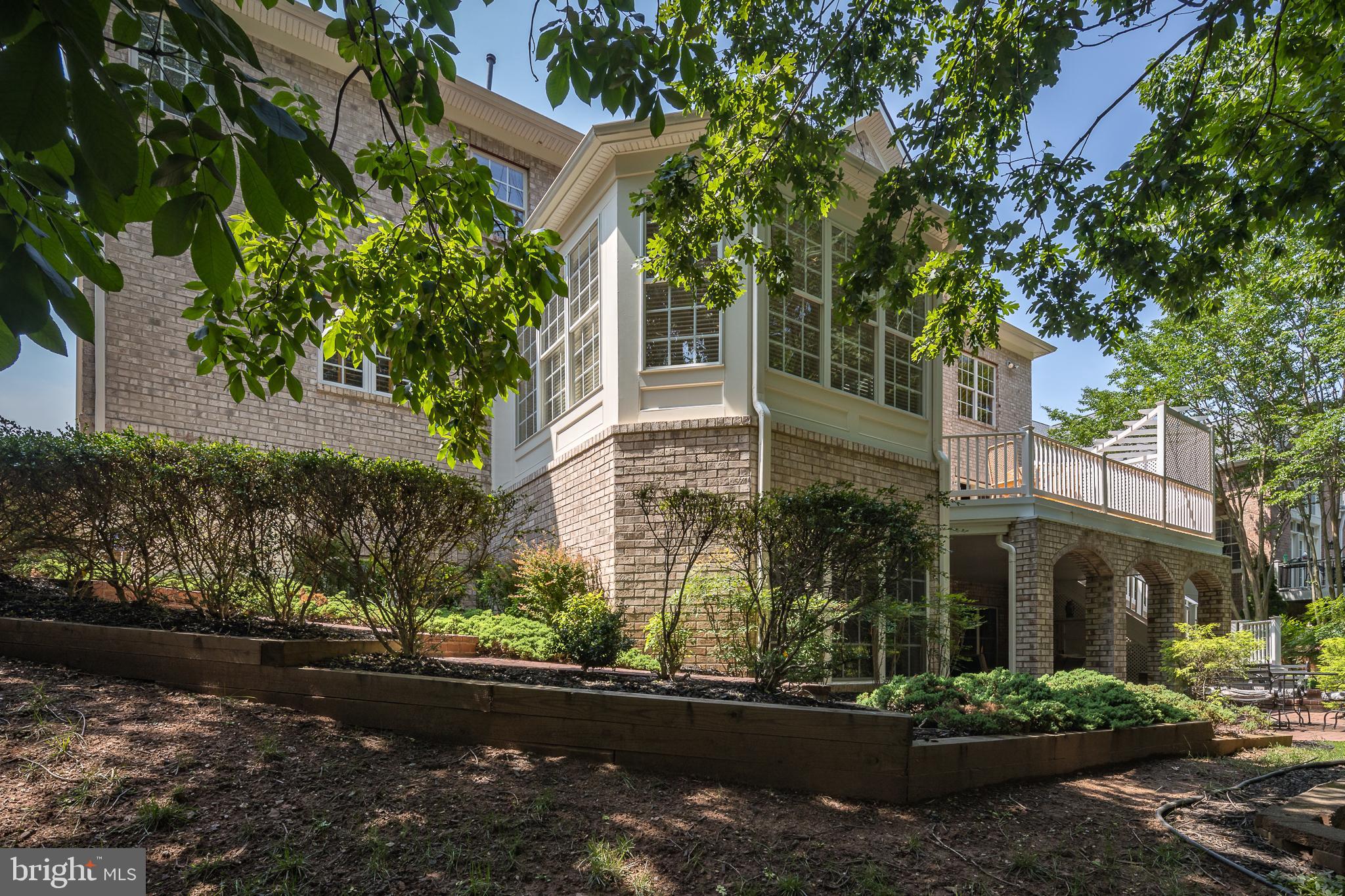 RIVER CREEK - Residential