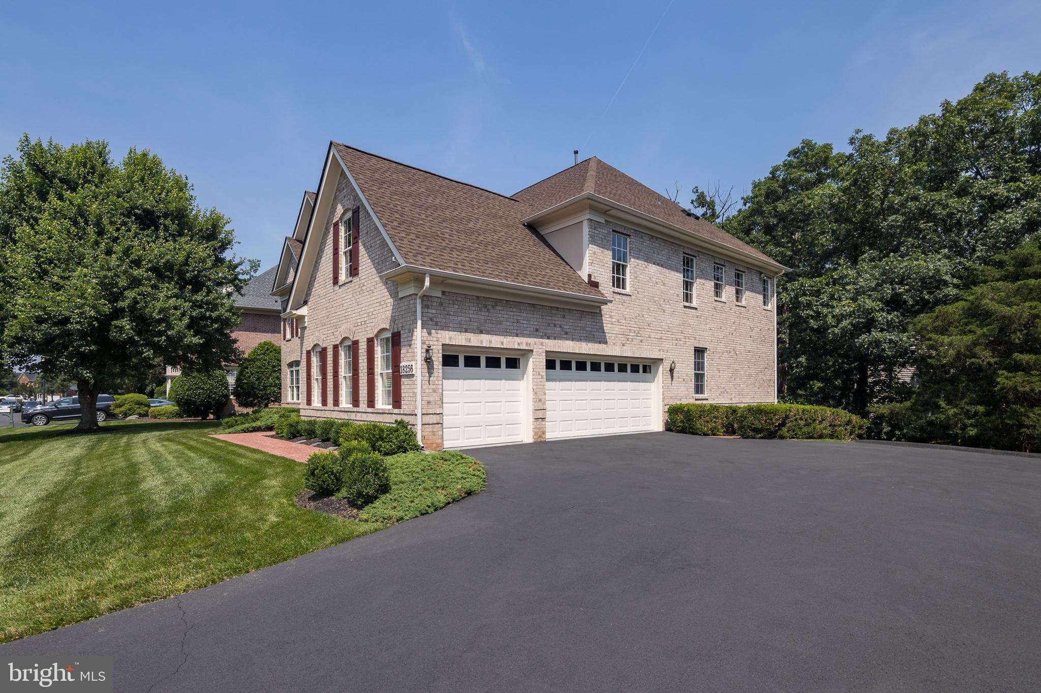 RIVER CREEK - Residential