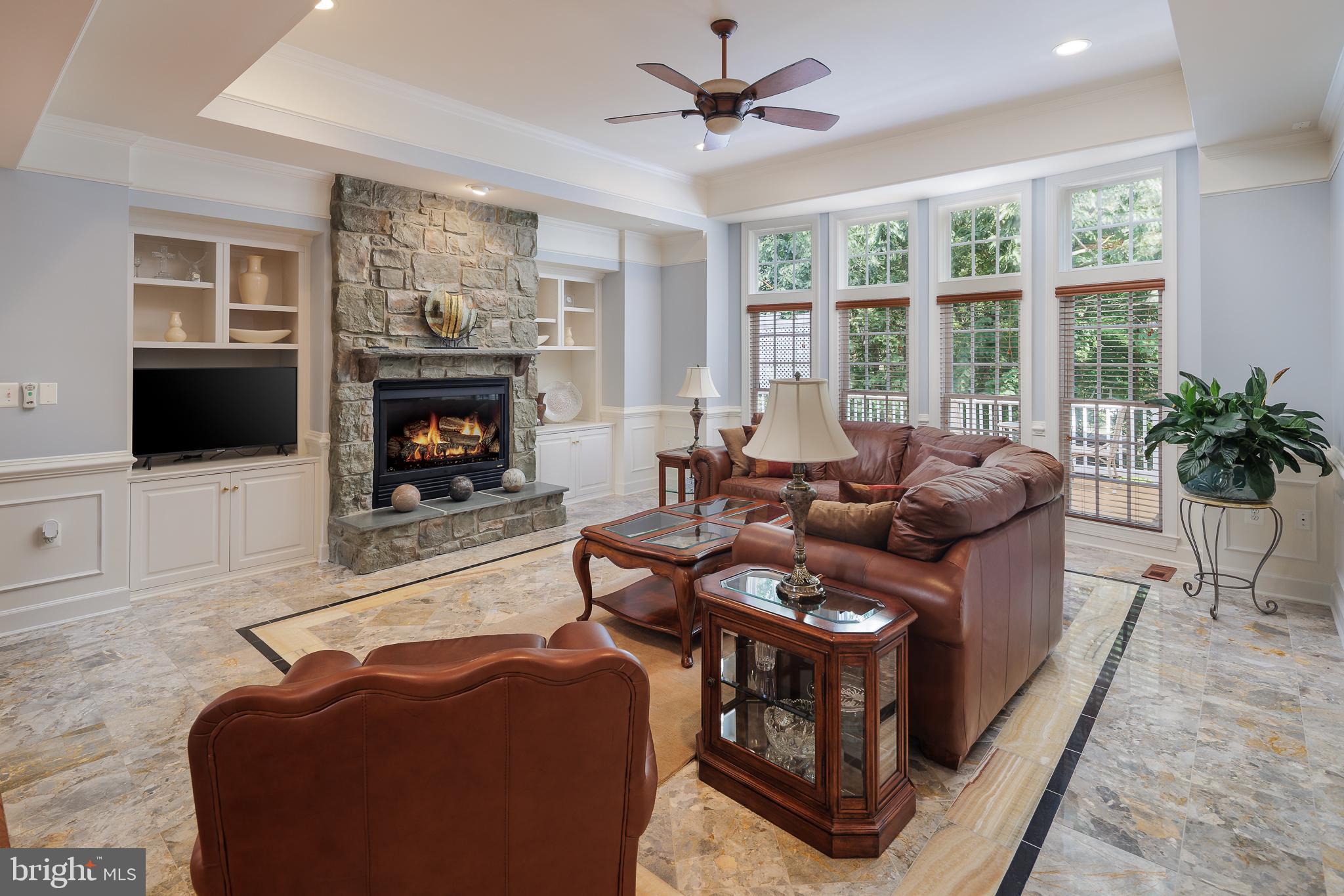 RIVER CREEK - Residential