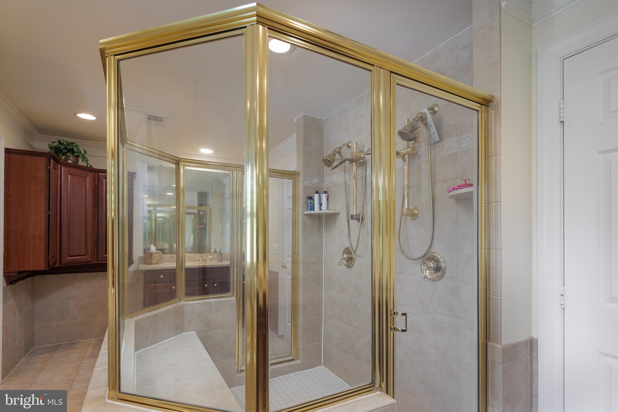 RIVER CREEK - Residential