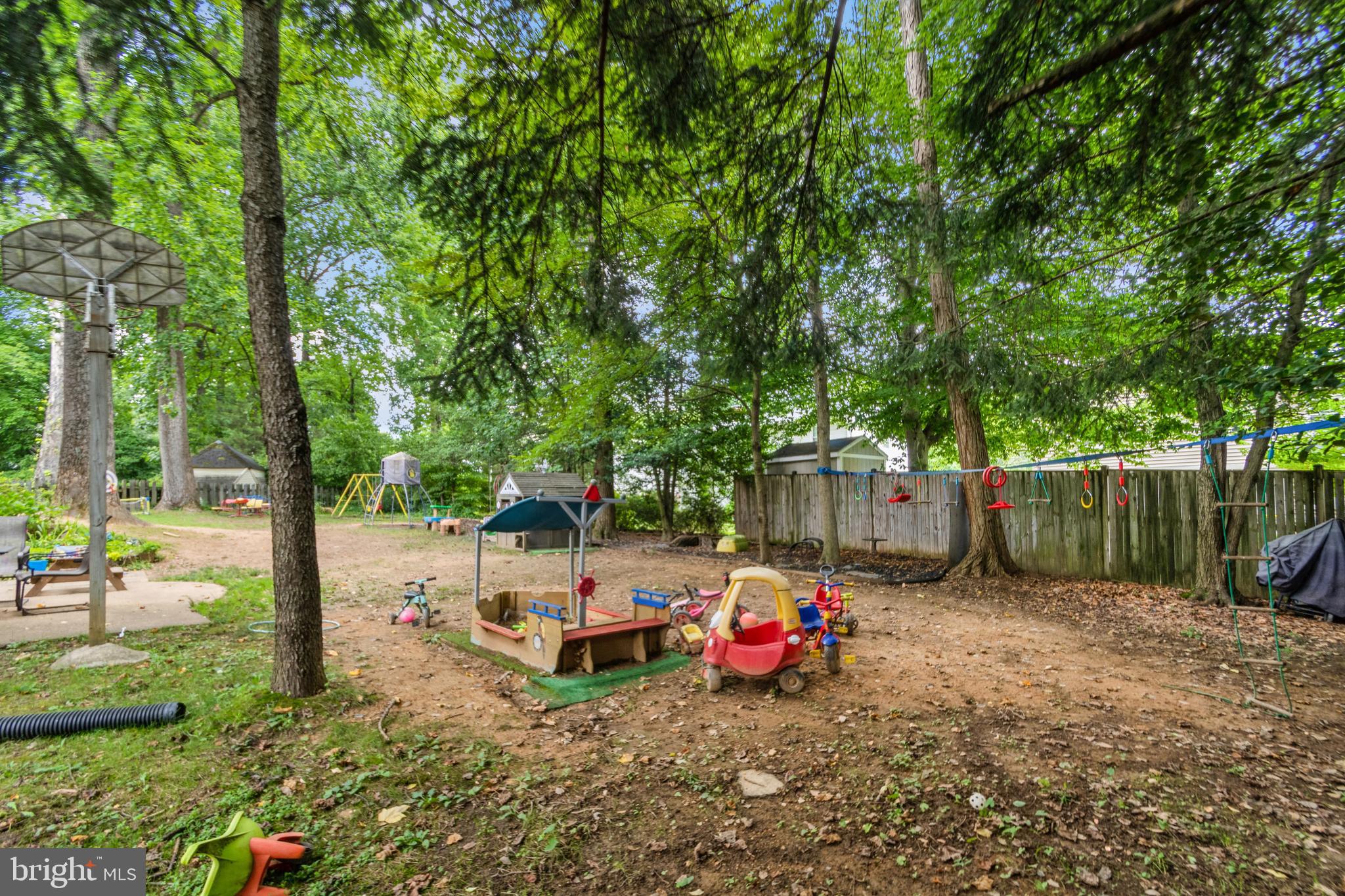 MANOR WOODS - Residential