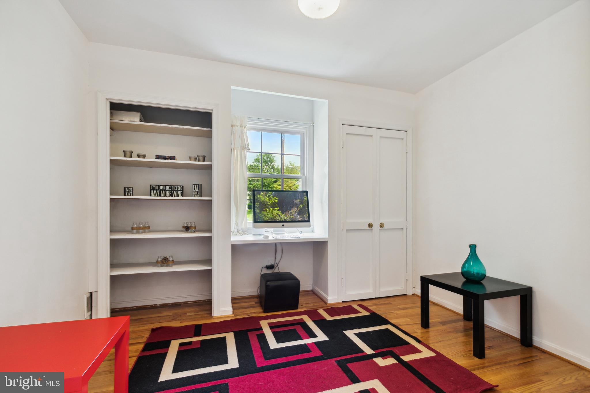 MANOR WOODS - Residential