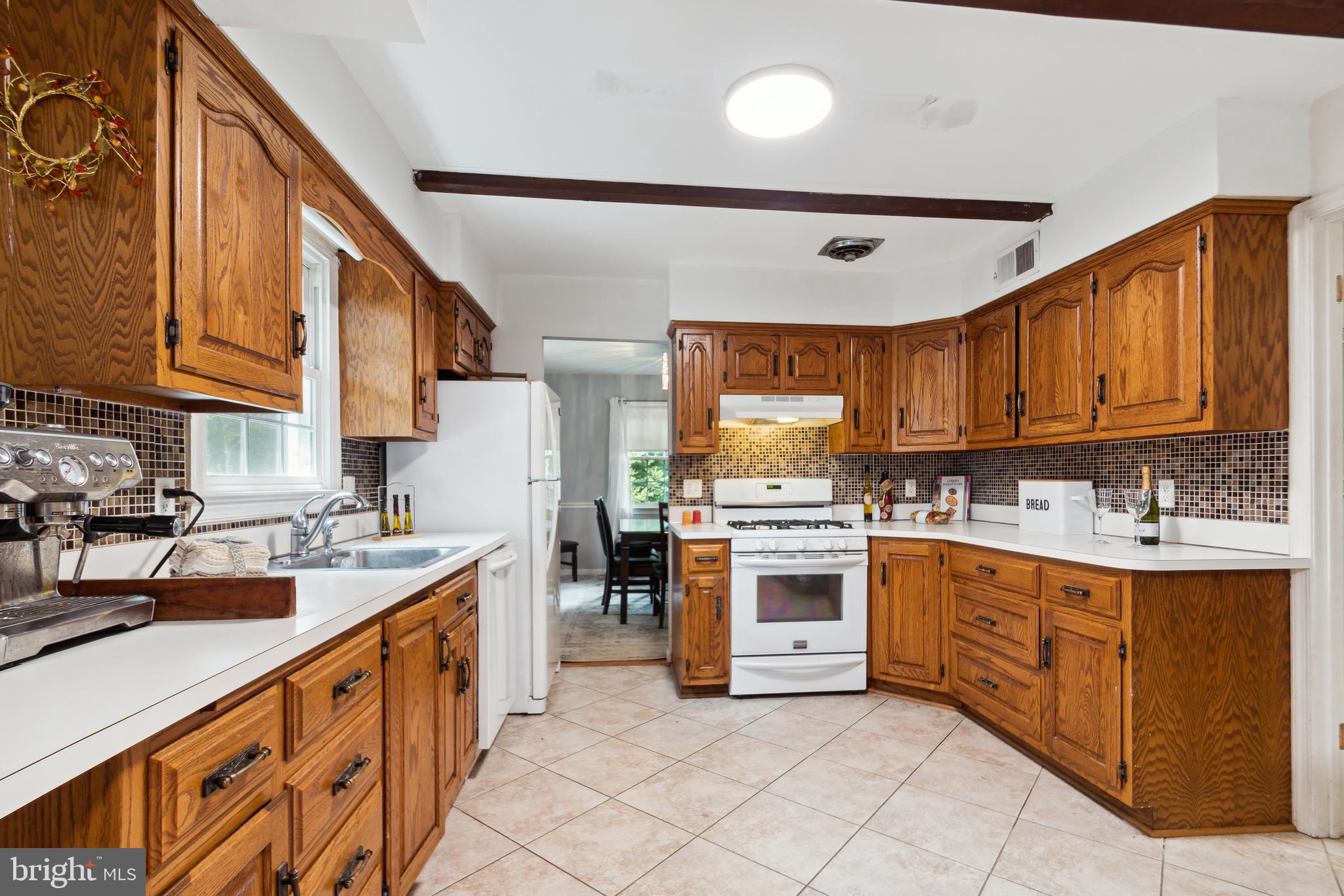 MANOR WOODS - Residential