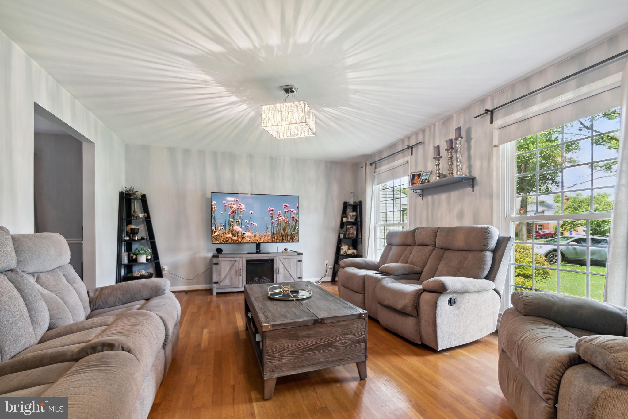 MANOR WOODS - Residential