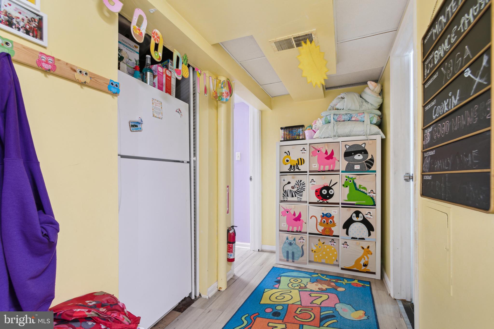 MANOR WOODS - Residential