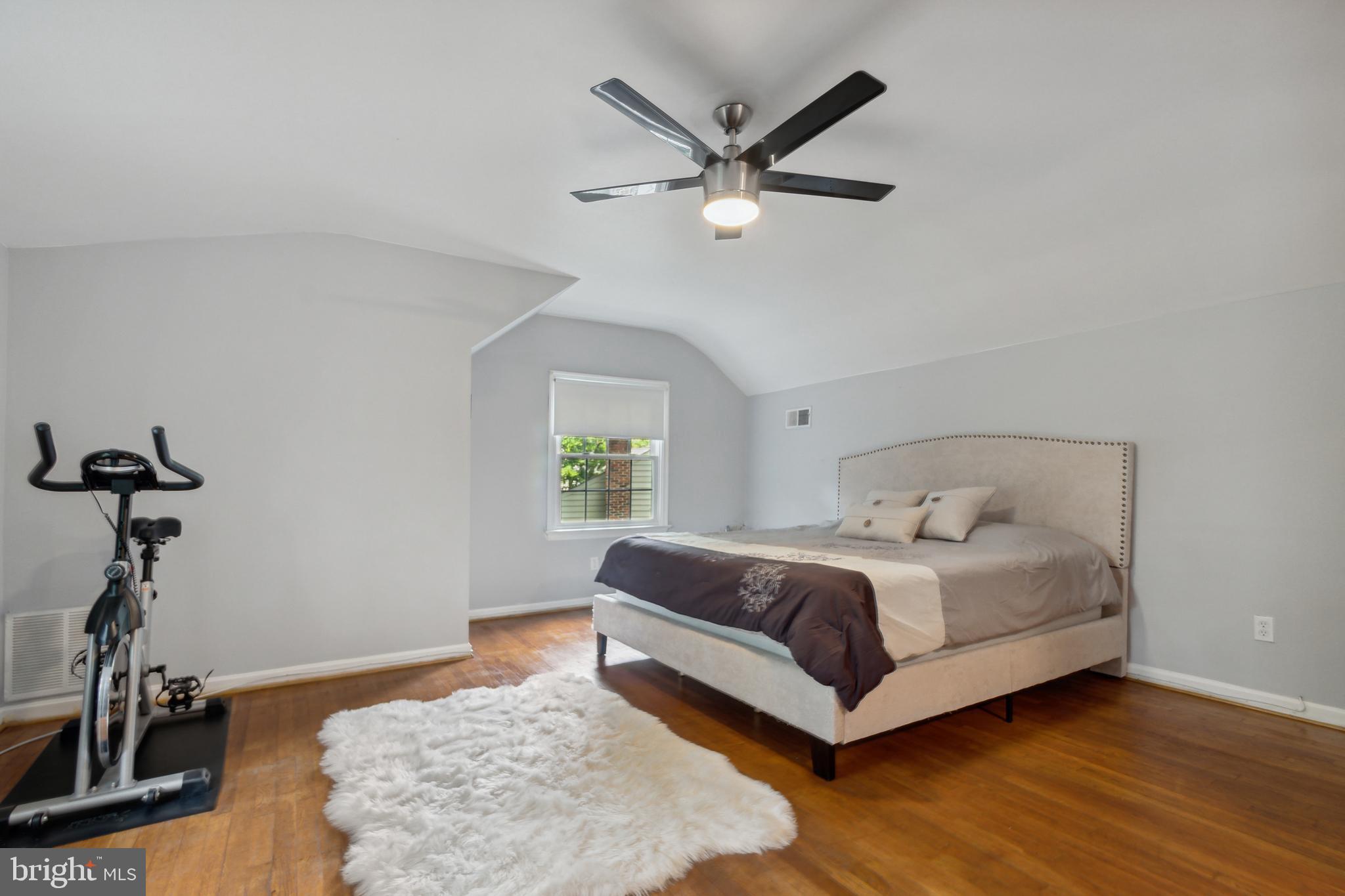 MANOR WOODS - Residential