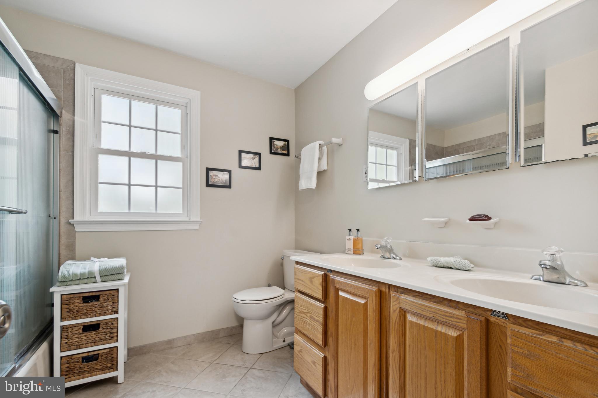 MANOR WOODS - Residential