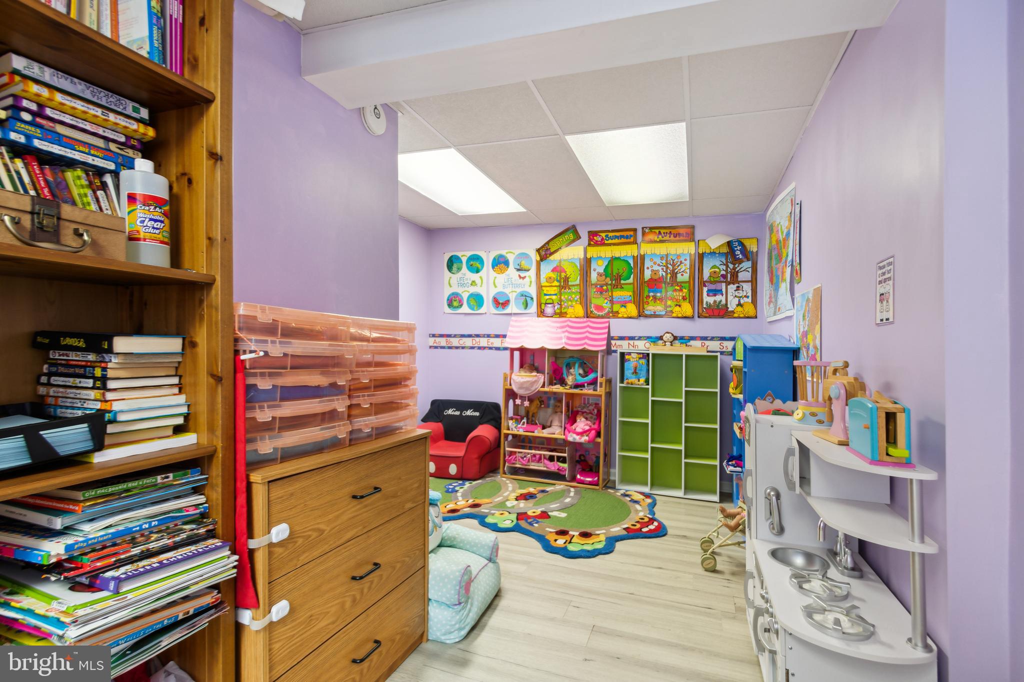 MANOR WOODS - Residential