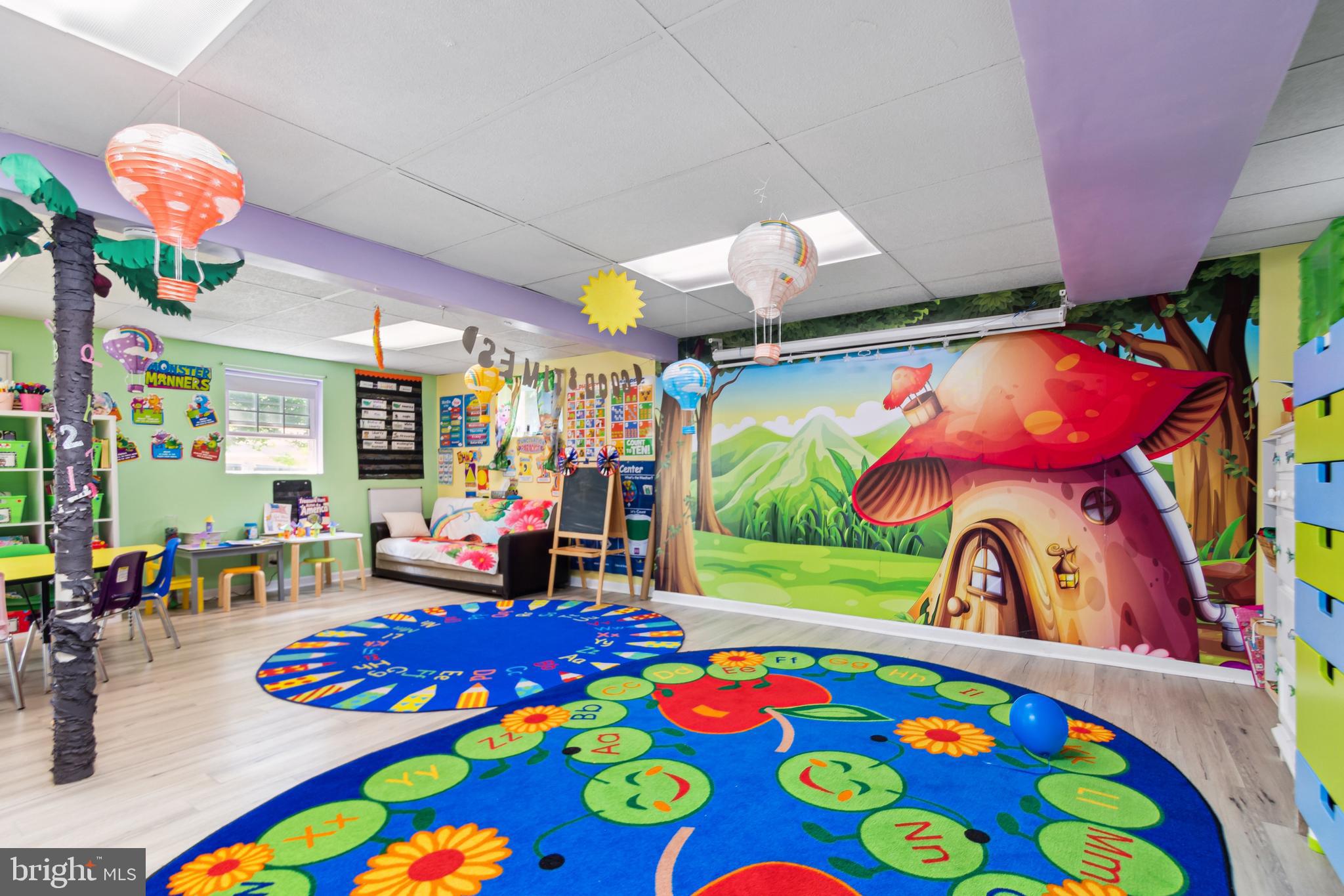 MANOR WOODS - Residential