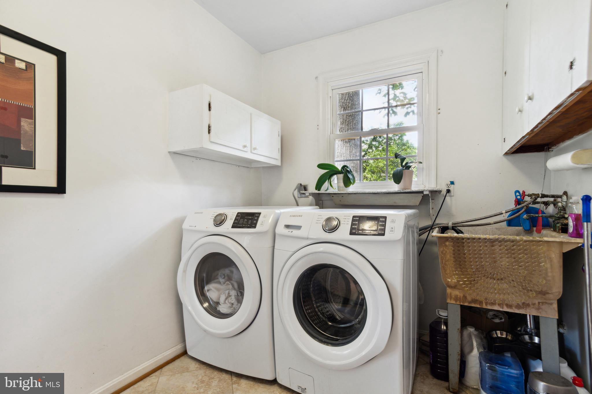 MANOR WOODS - Residential