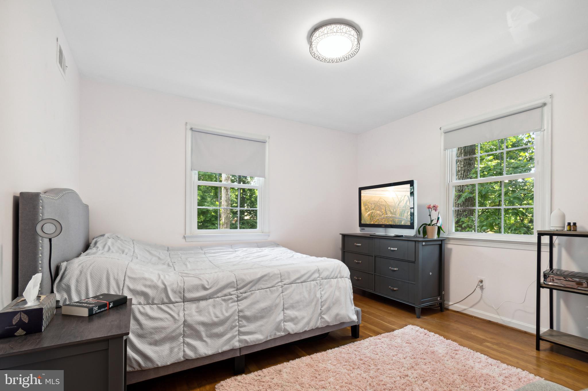 MANOR WOODS - Residential