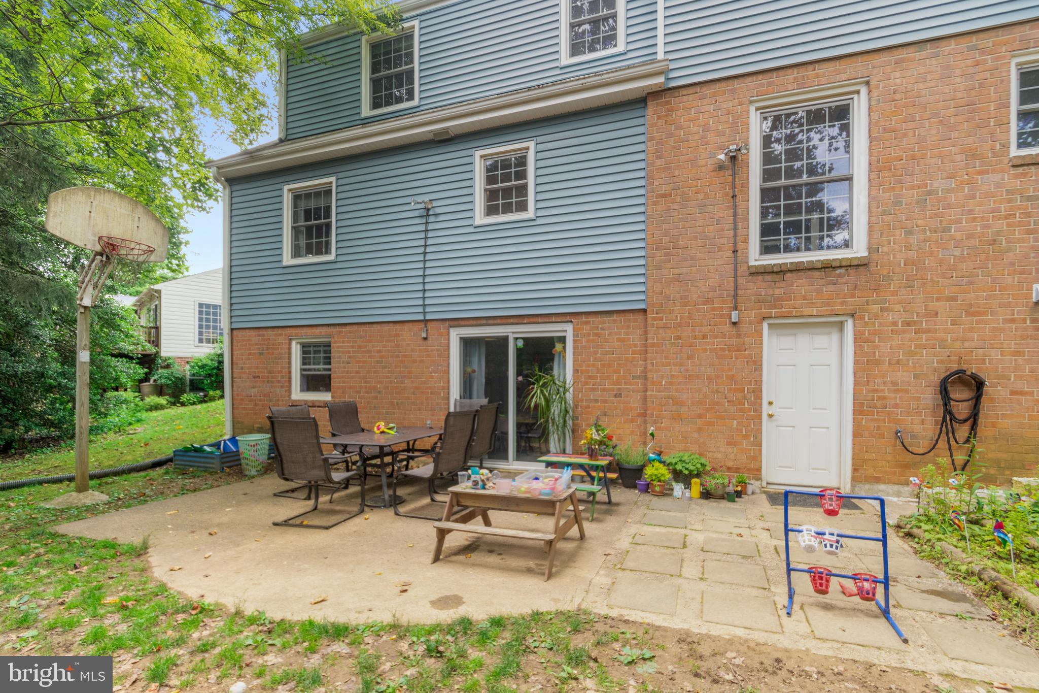 MANOR WOODS - Residential