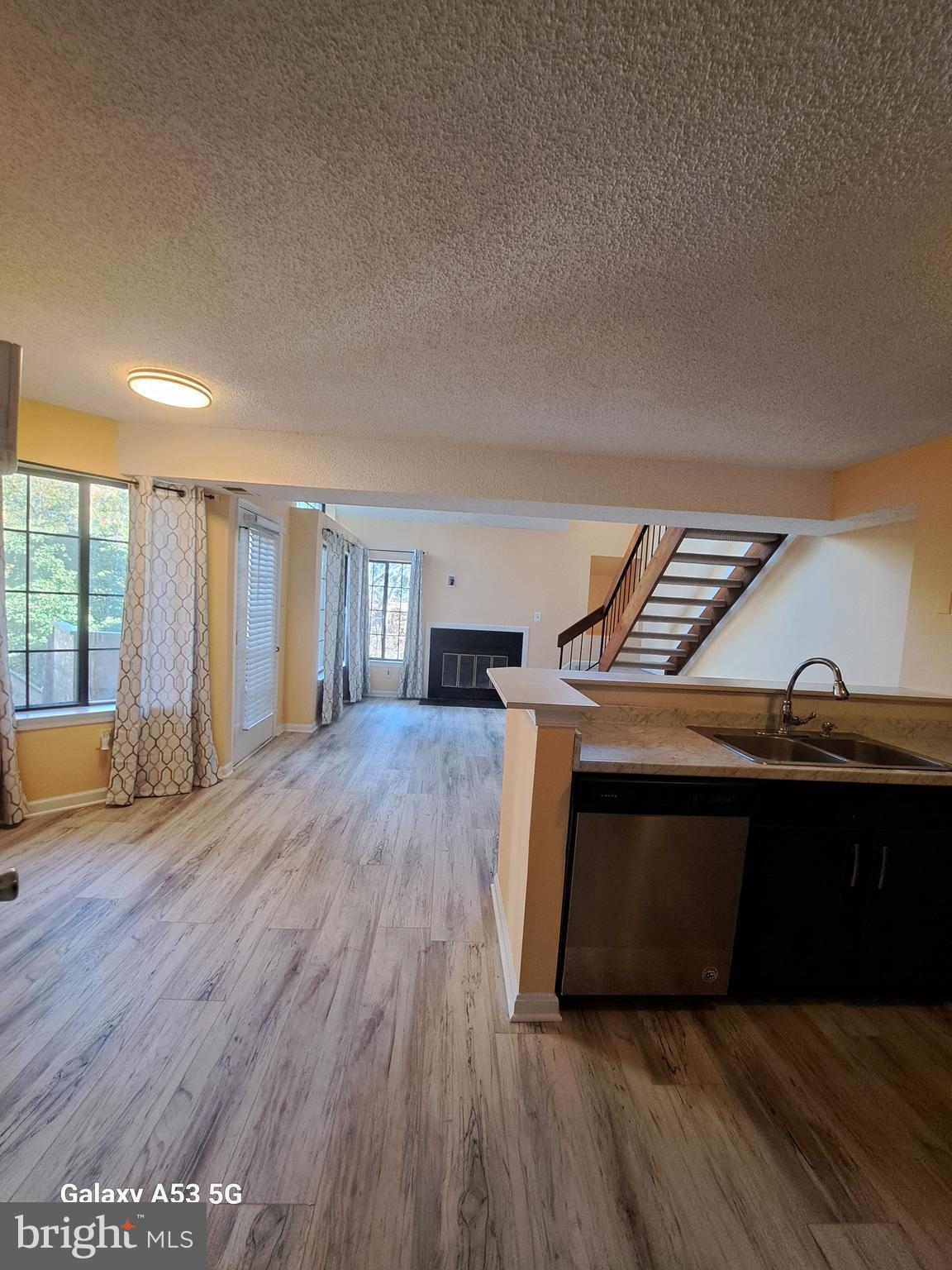 THE TIERS OF LAUREL LAKE - Residential Lease