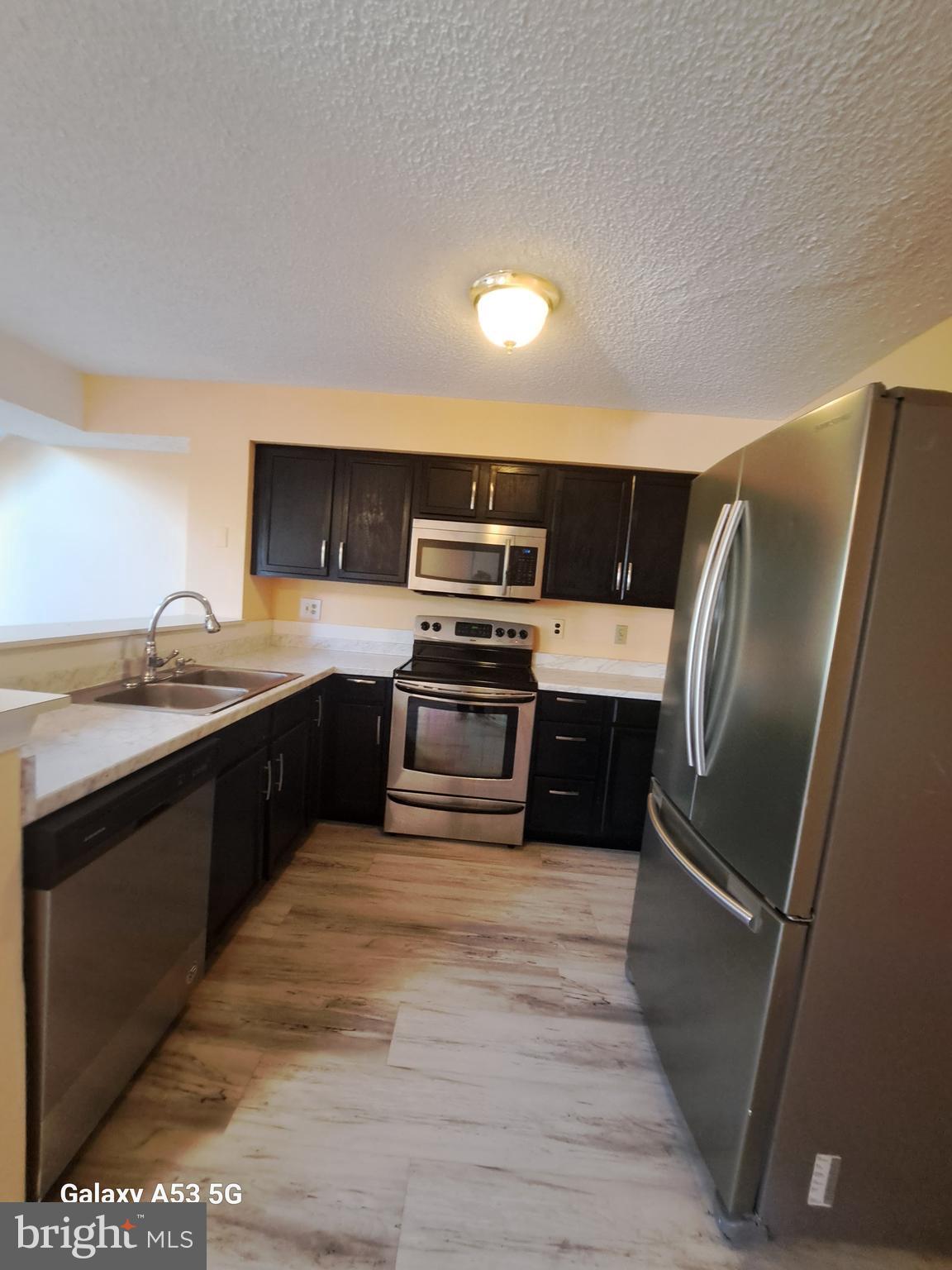 THE TIERS OF LAUREL LAKE - Residential Lease