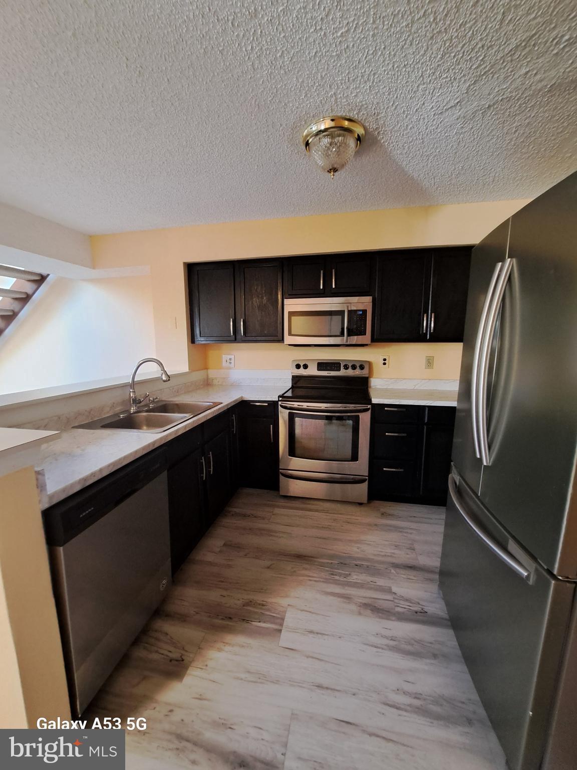 THE TIERS OF LAUREL LAKE - Residential Lease