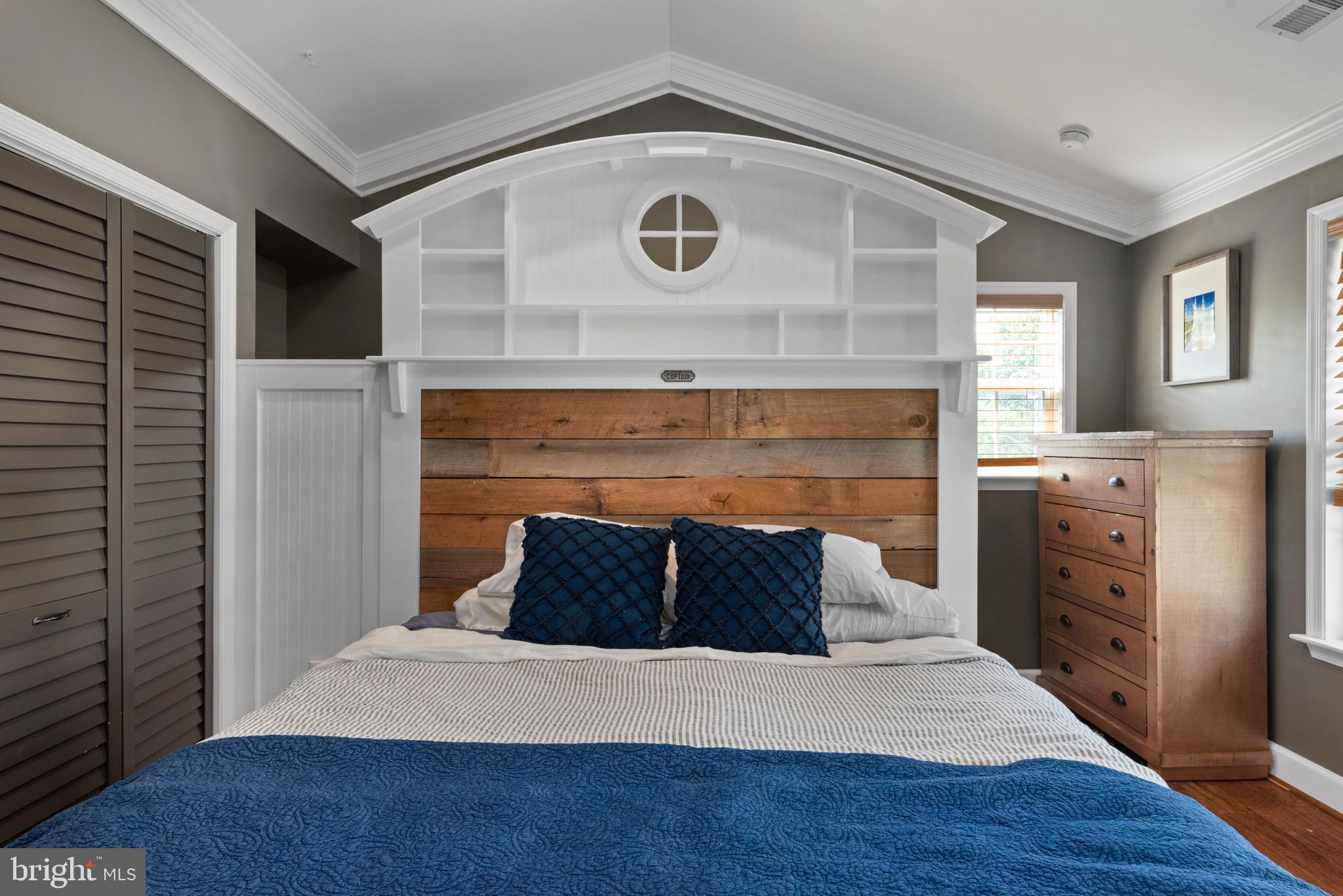 WOODLAND BEACH - Residential Lease