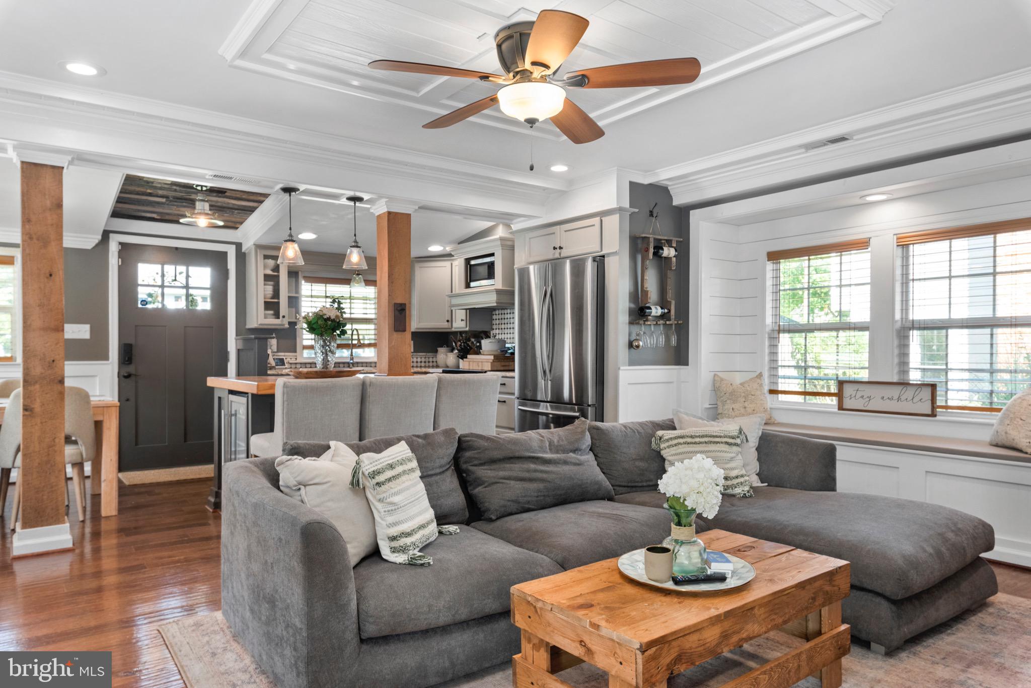 WOODLAND BEACH - Residential Lease