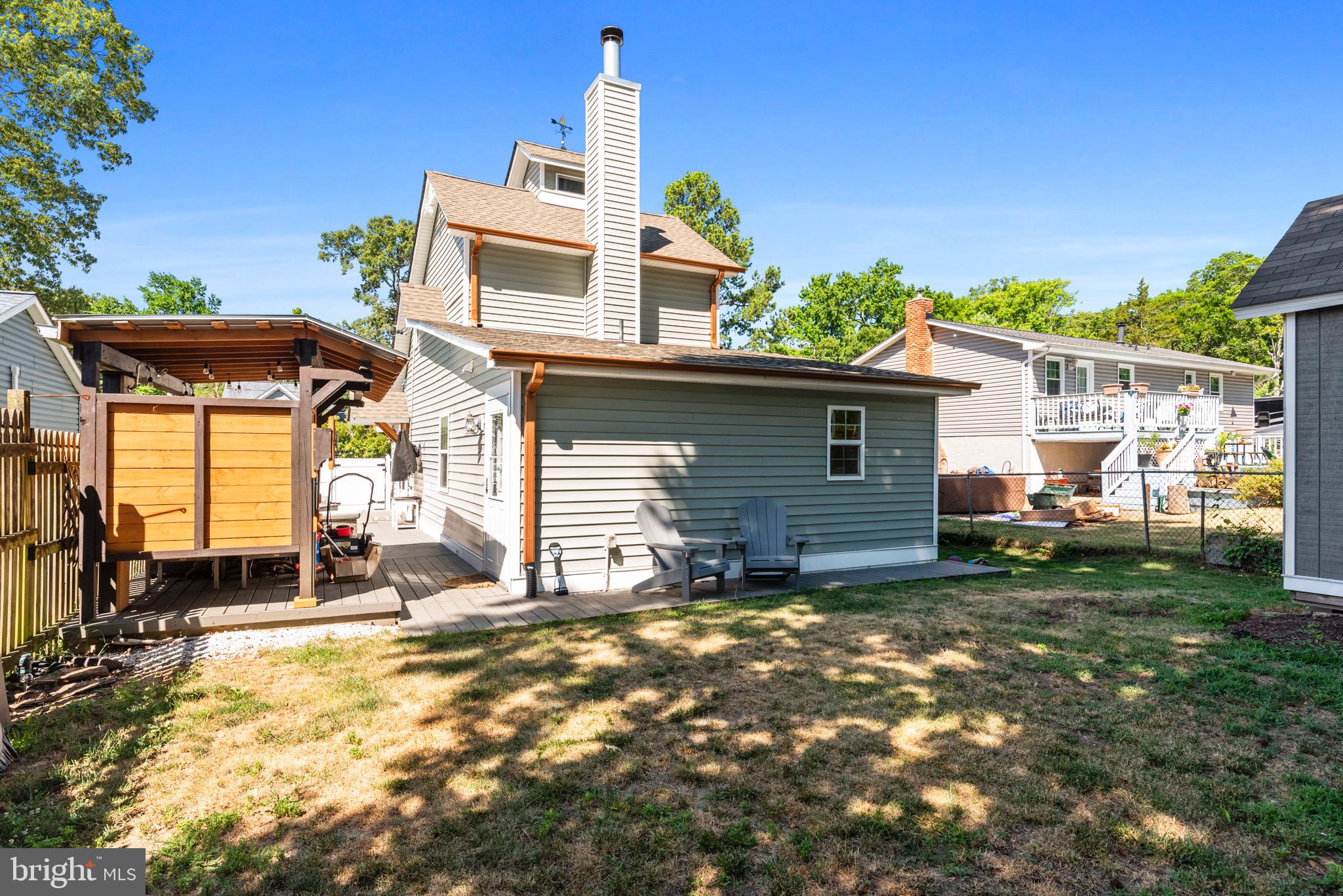 WOODLAND BEACH - Residential Lease