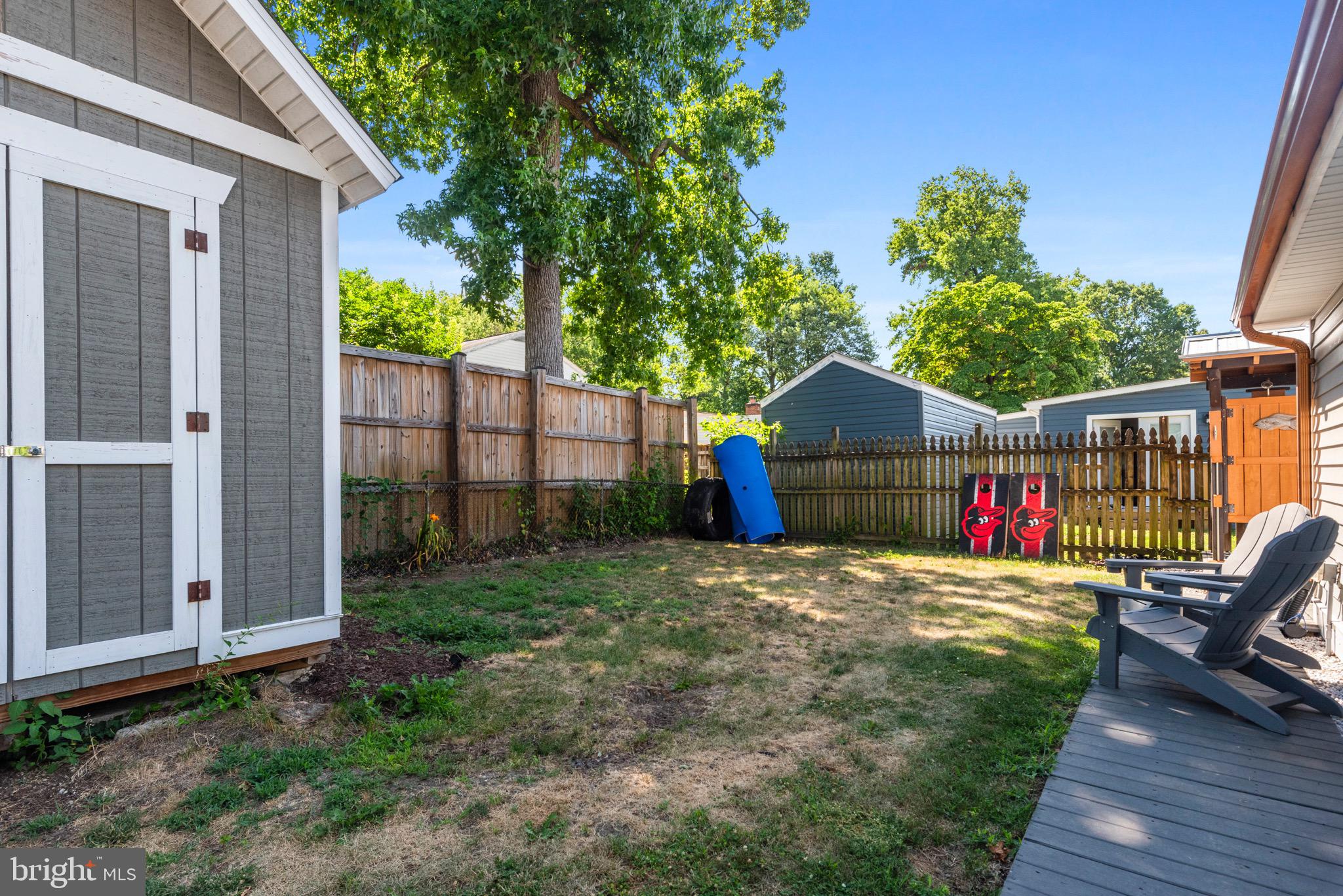 WOODLAND BEACH - Residential Lease