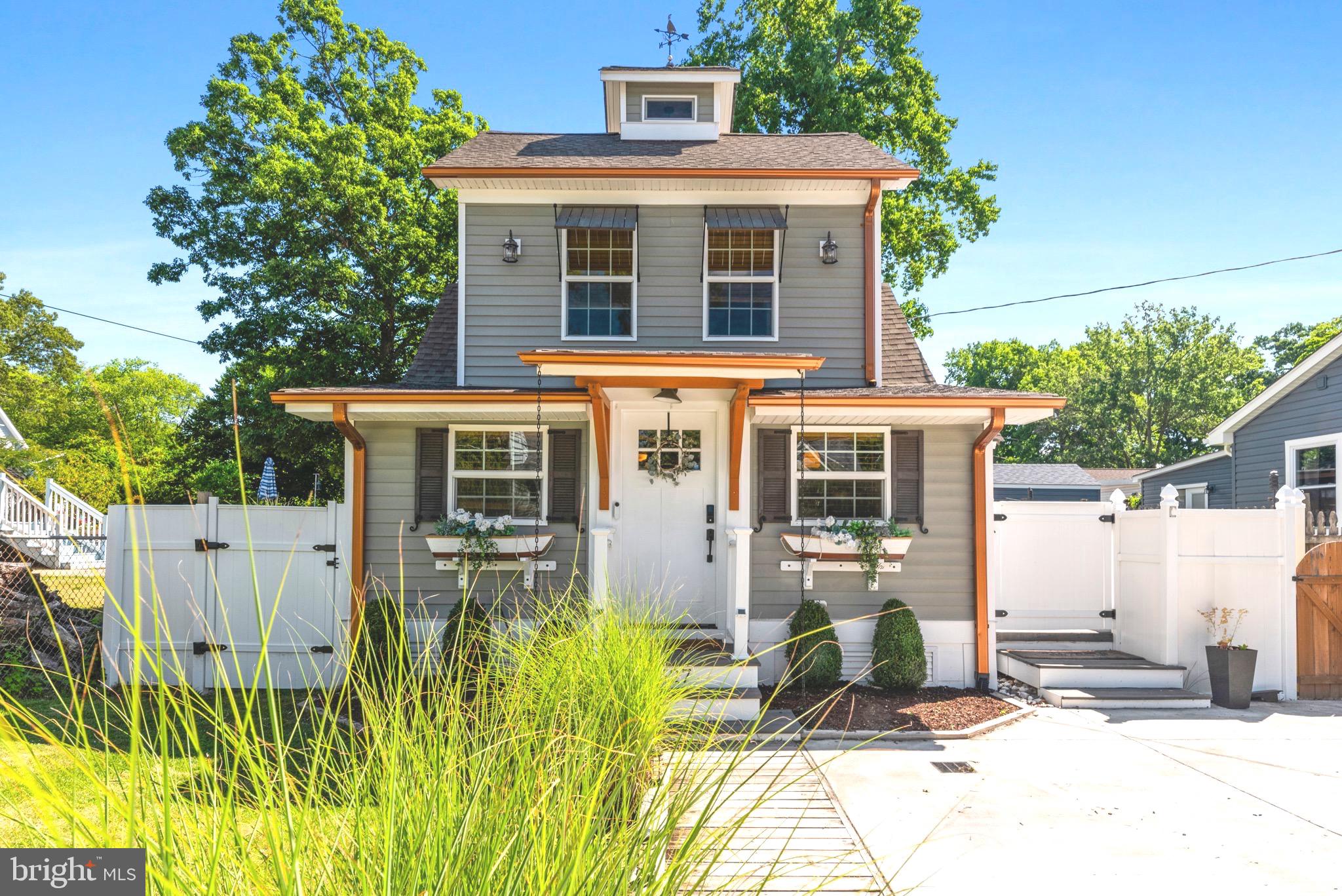 WOODLAND BEACH - Residential Lease