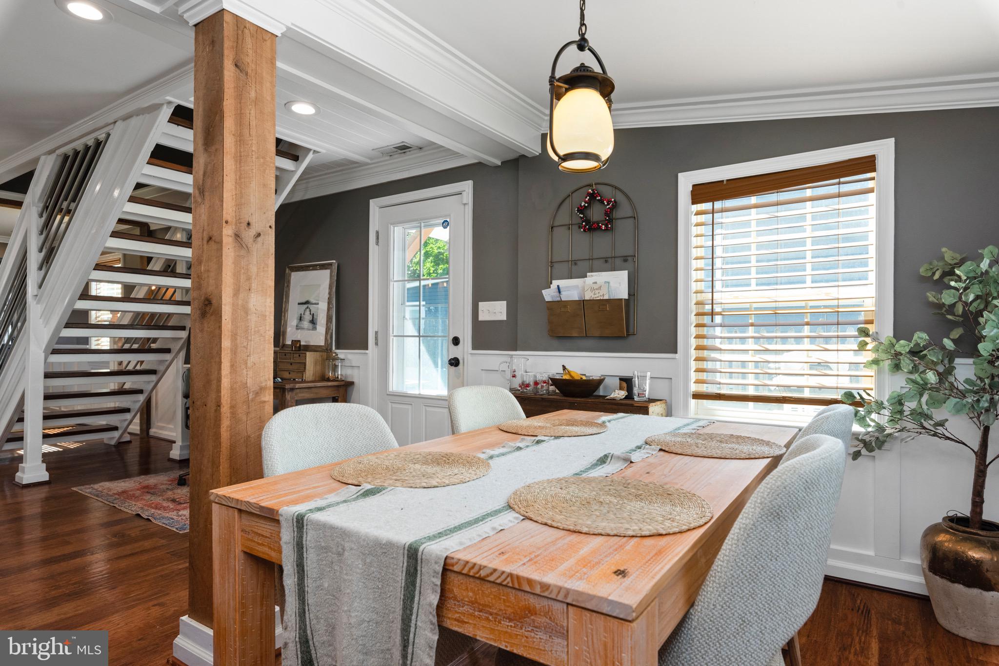 WOODLAND BEACH - Residential Lease