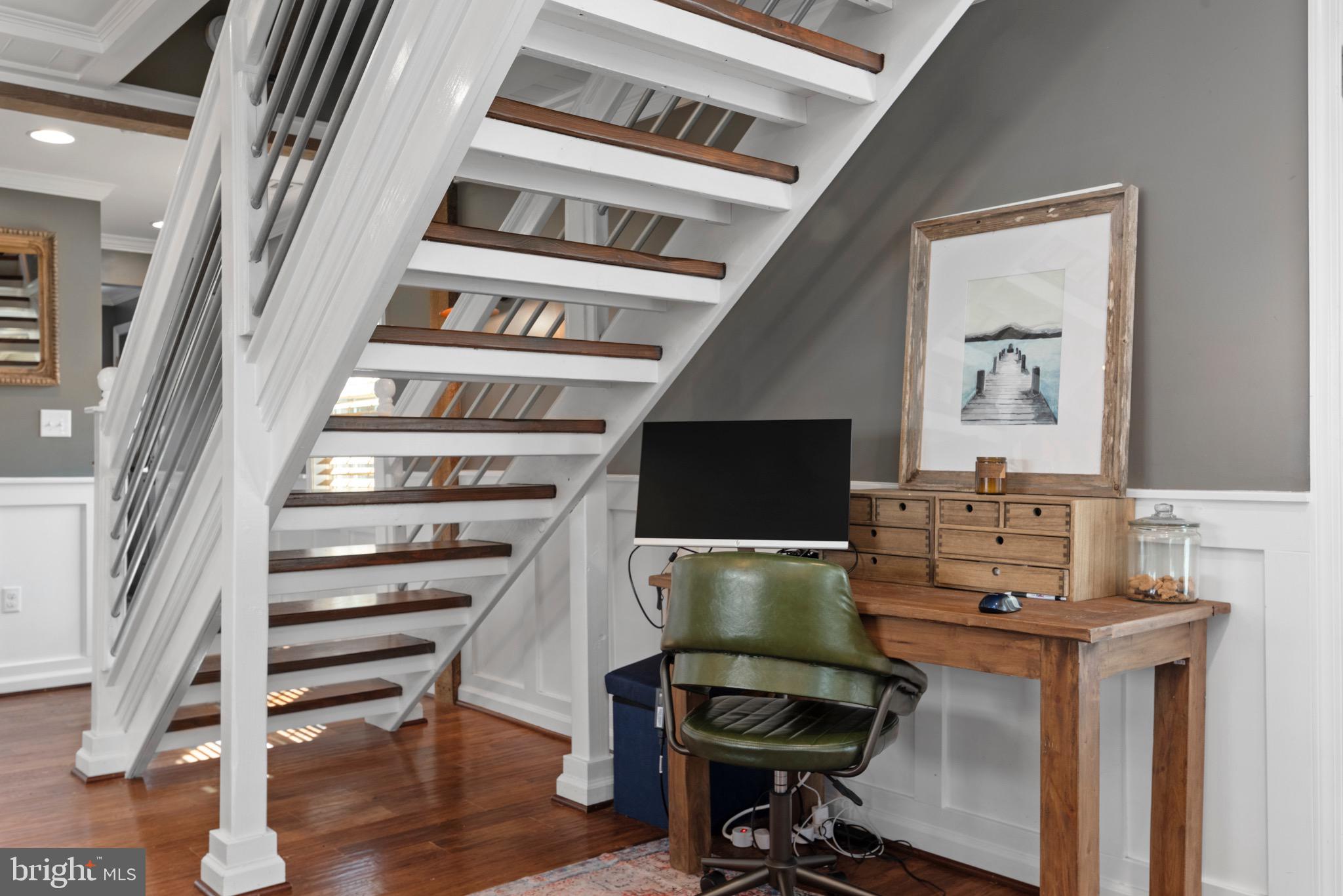 WOODLAND BEACH - Residential Lease