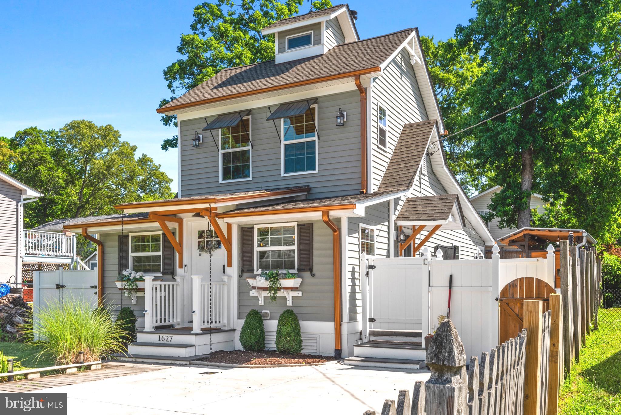 WOODLAND BEACH - Residential Lease