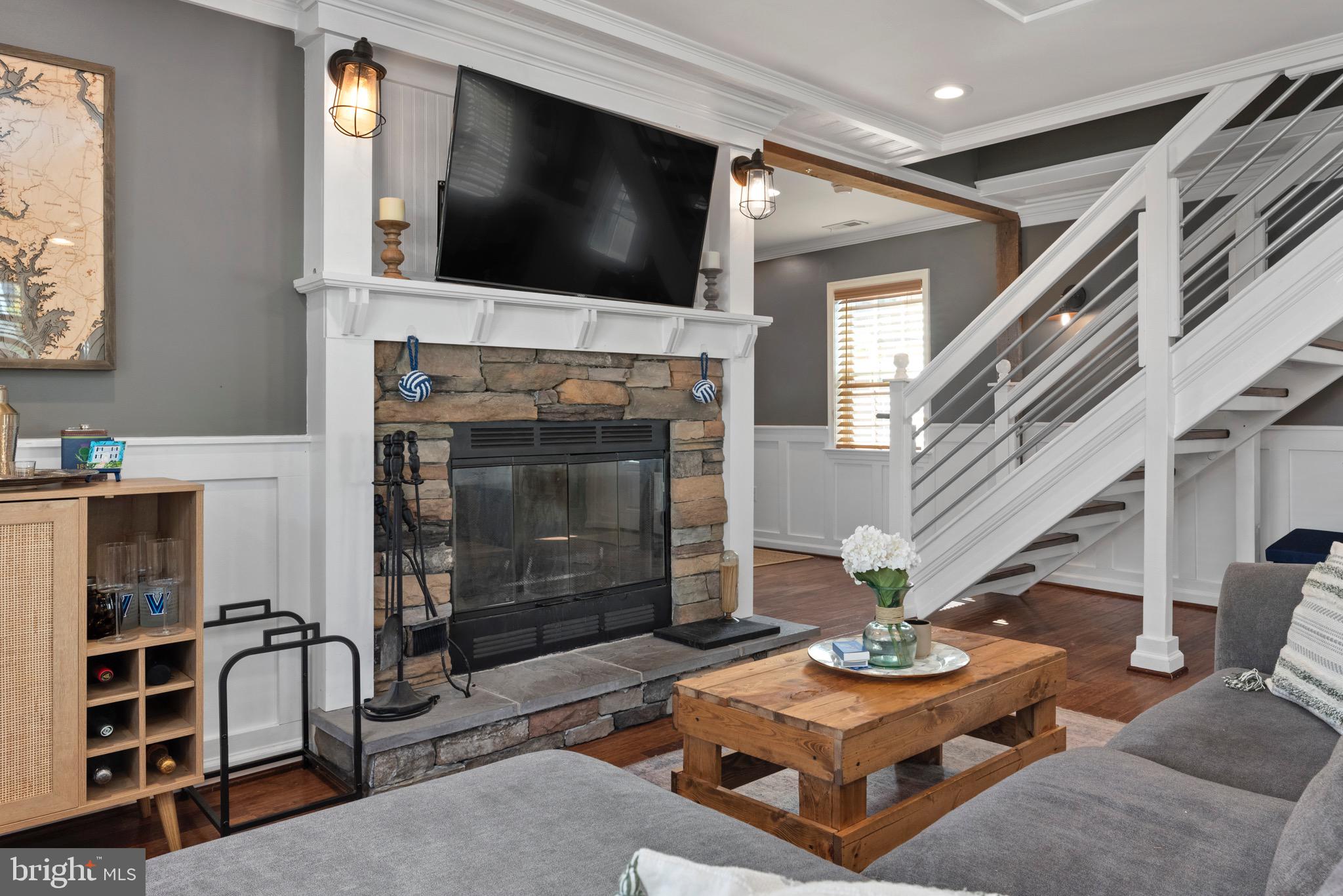 WOODLAND BEACH - Residential Lease