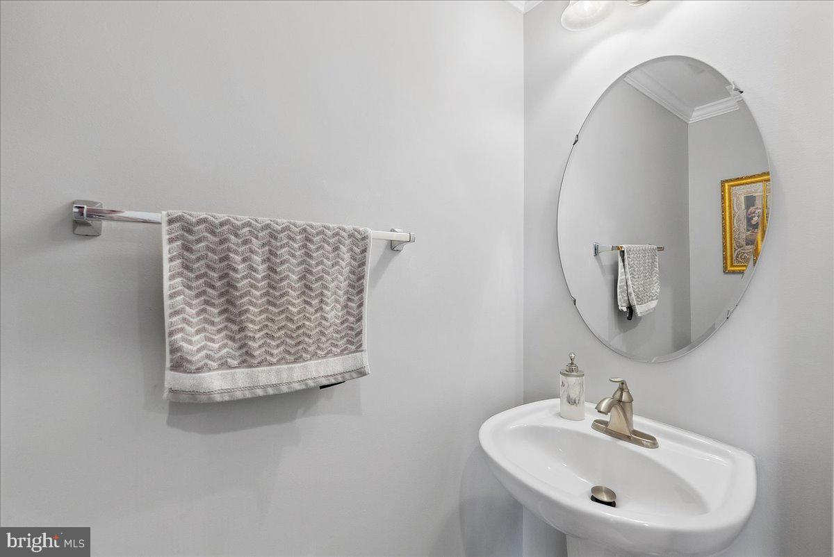 ASHBURN VILLAGE - Residential Lease