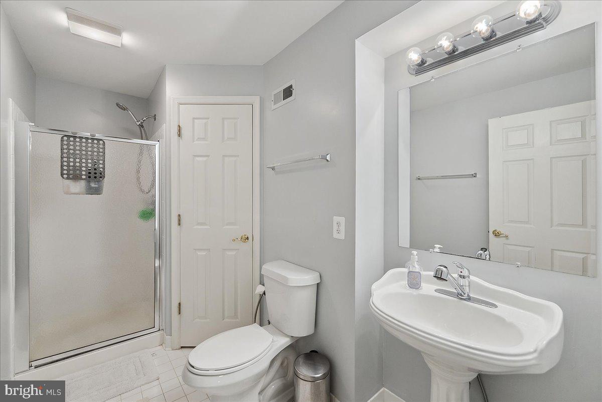 ASHBURN VILLAGE - Residential Lease