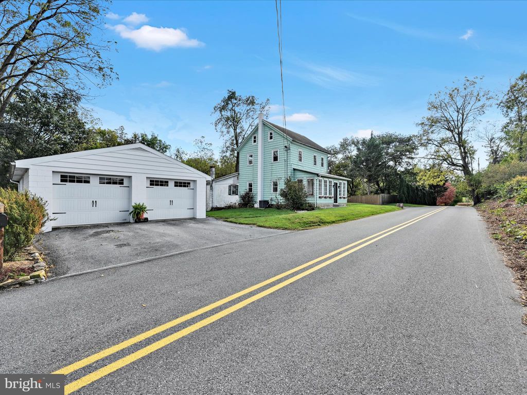 Photo of 322 Old Mill Road, NEWMANSTOWN, PA 17073 (MLS # PALN2023372)