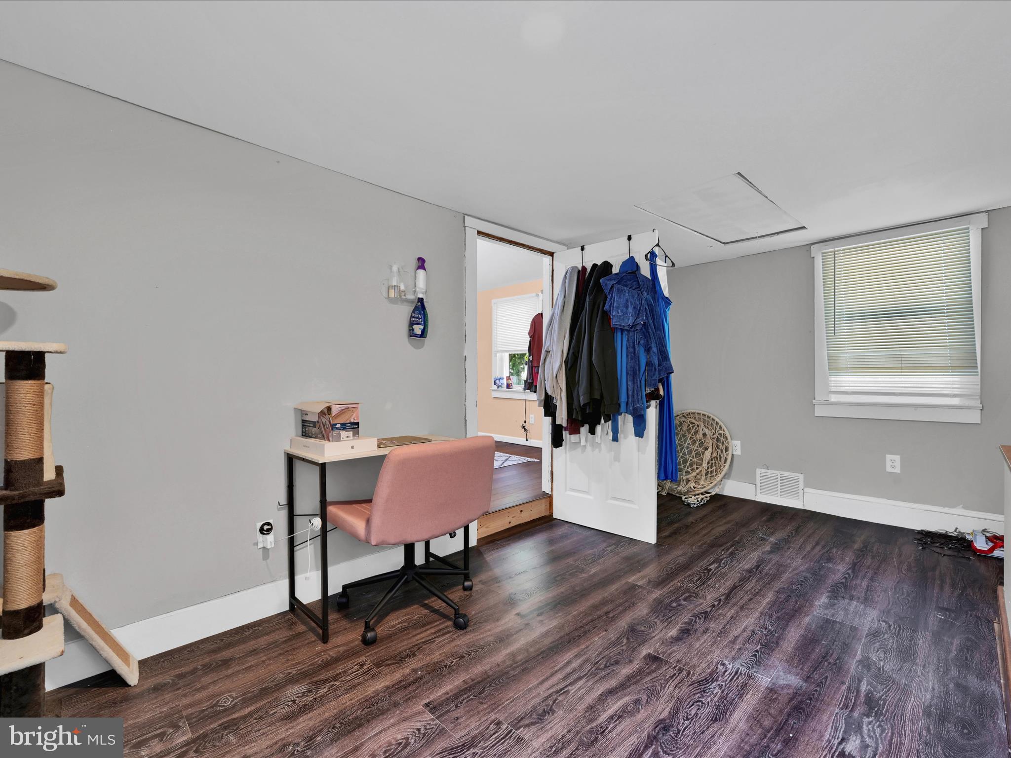 JONESTOWN - Residential