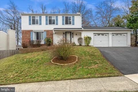 8200 Terra Grande Avenue, Springfield, VA MLS: VAFX2226372