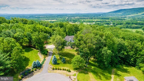 Homes For Sale - 34905 Gidney Court<br/> ROUND HILL, VA 20141
