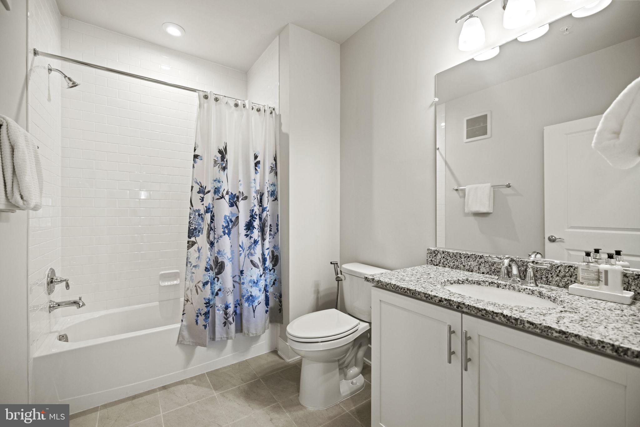 TOWER OAKS - Residential