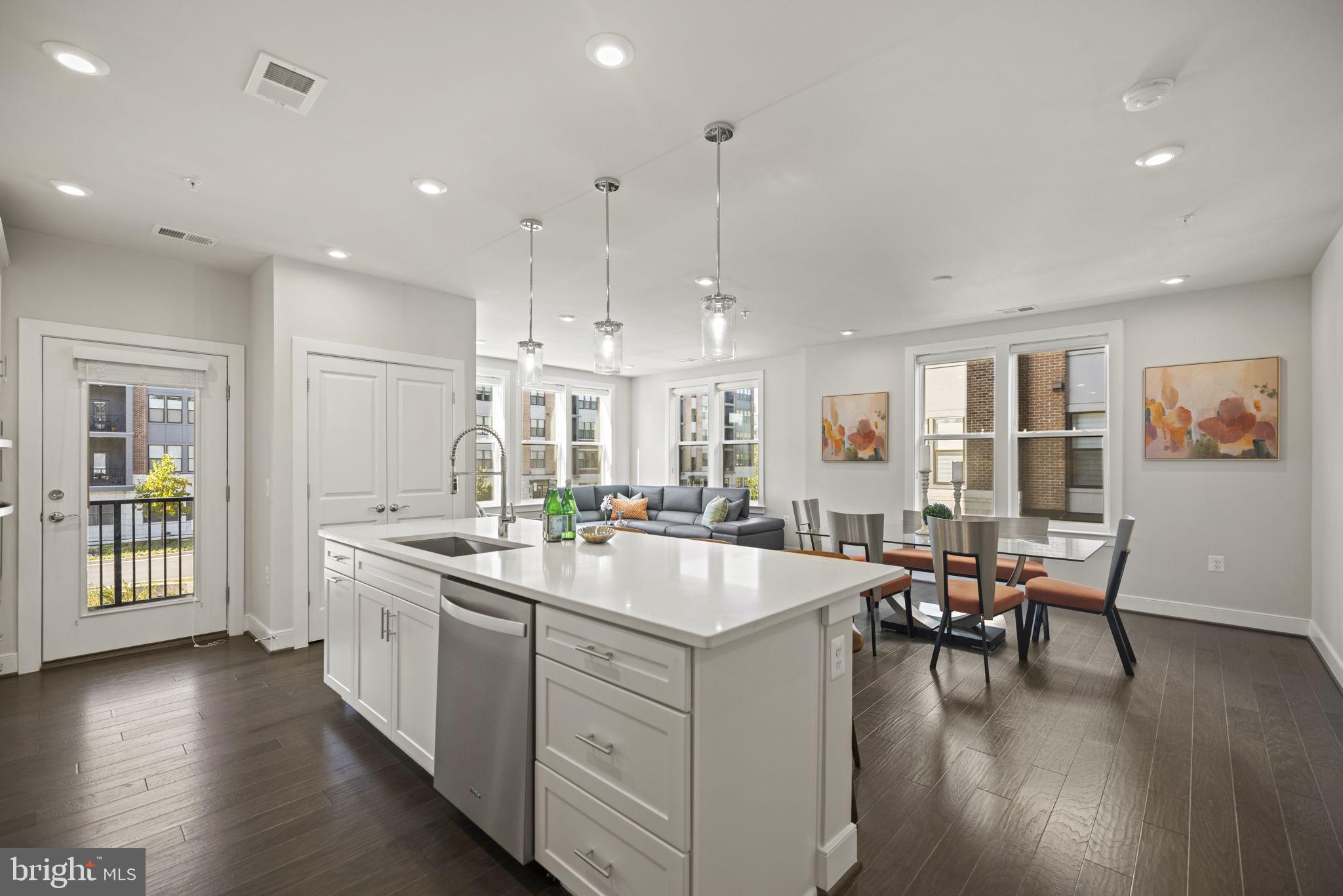 TOWER OAKS - Residential