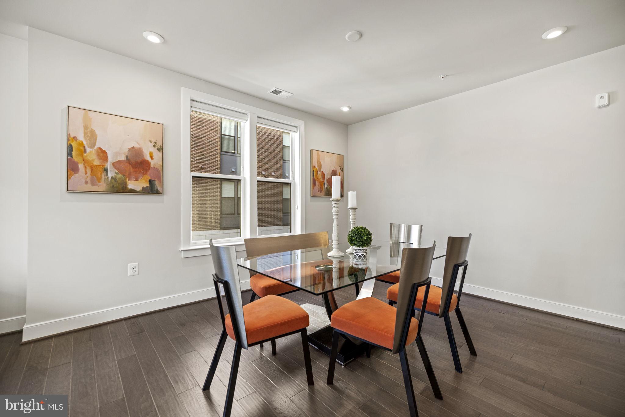 TOWER OAKS - Residential