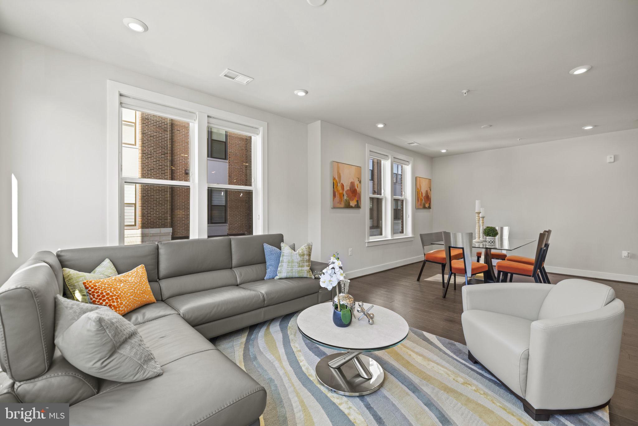 TOWER OAKS - Residential