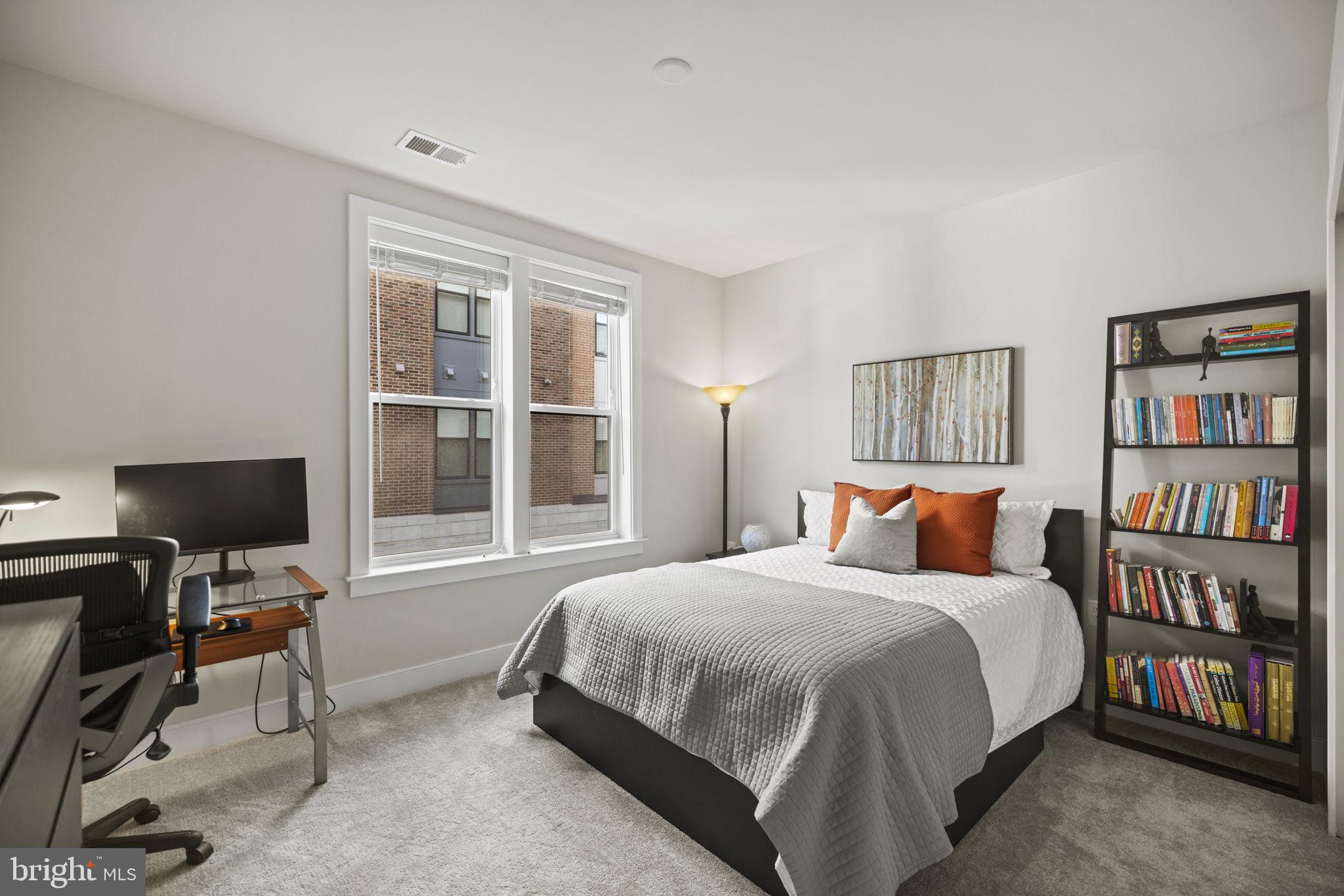 TOWER OAKS - Residential