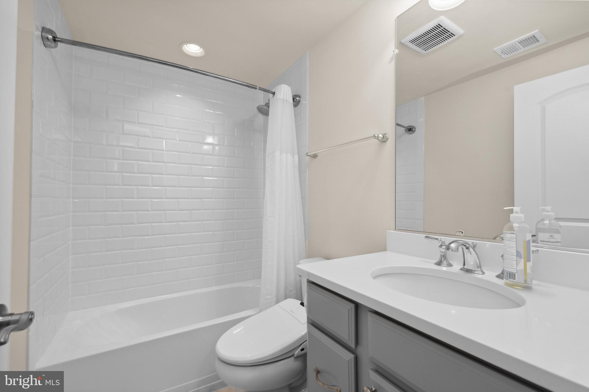 HUNT RIDGE PRESERVE - Residential