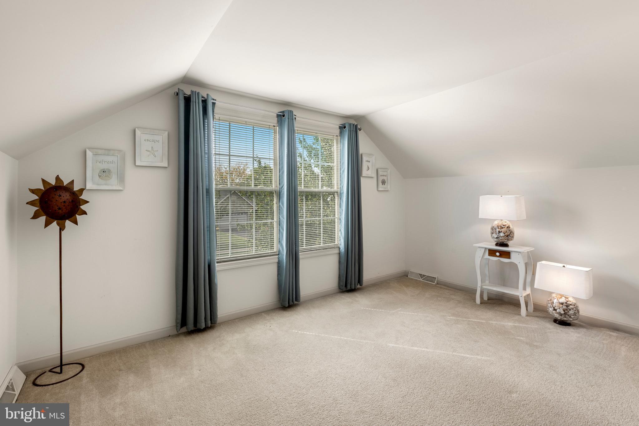 WILLOW CREEK - Residential