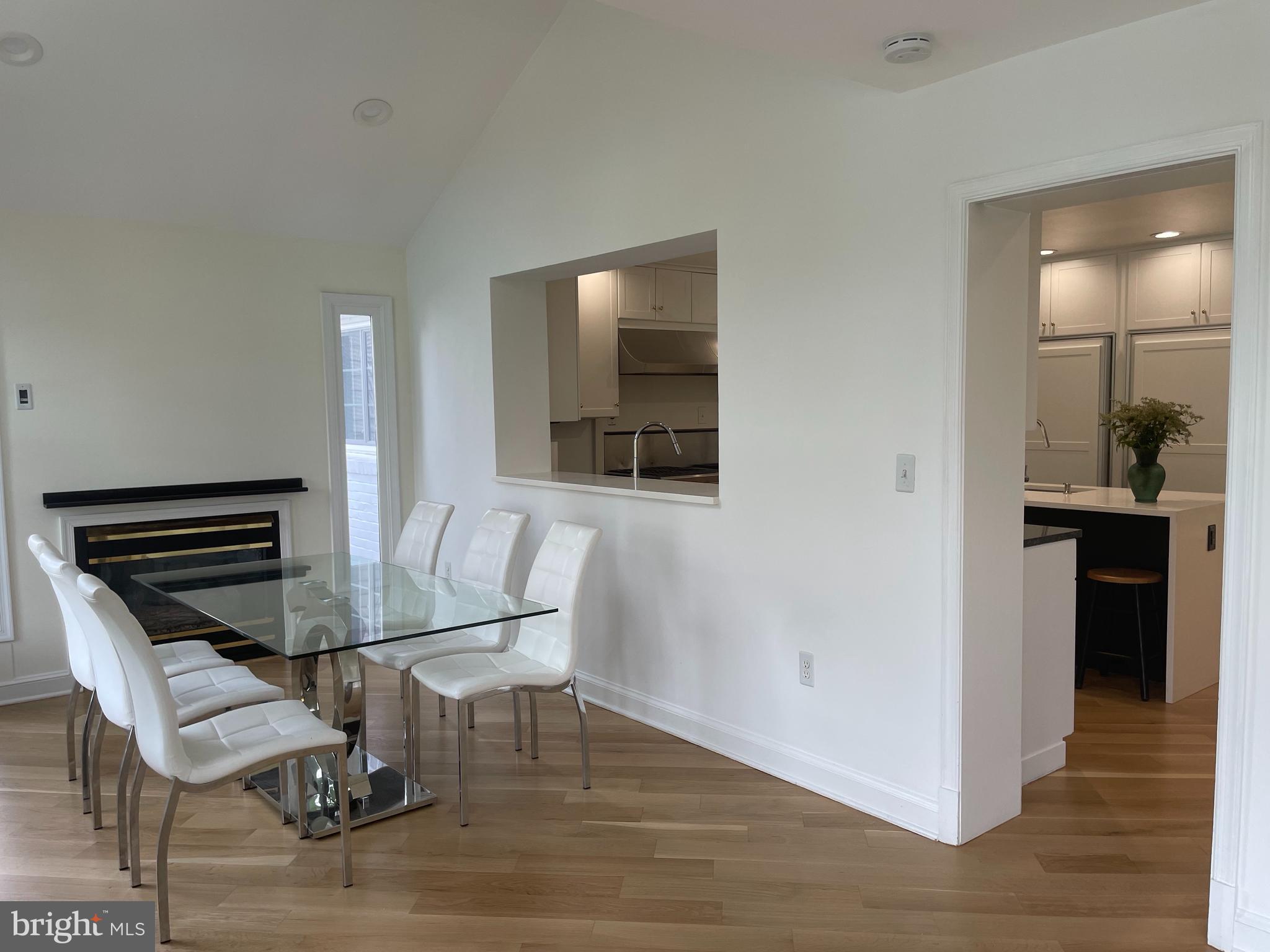 POTOMAC OUTSIDE - Residential