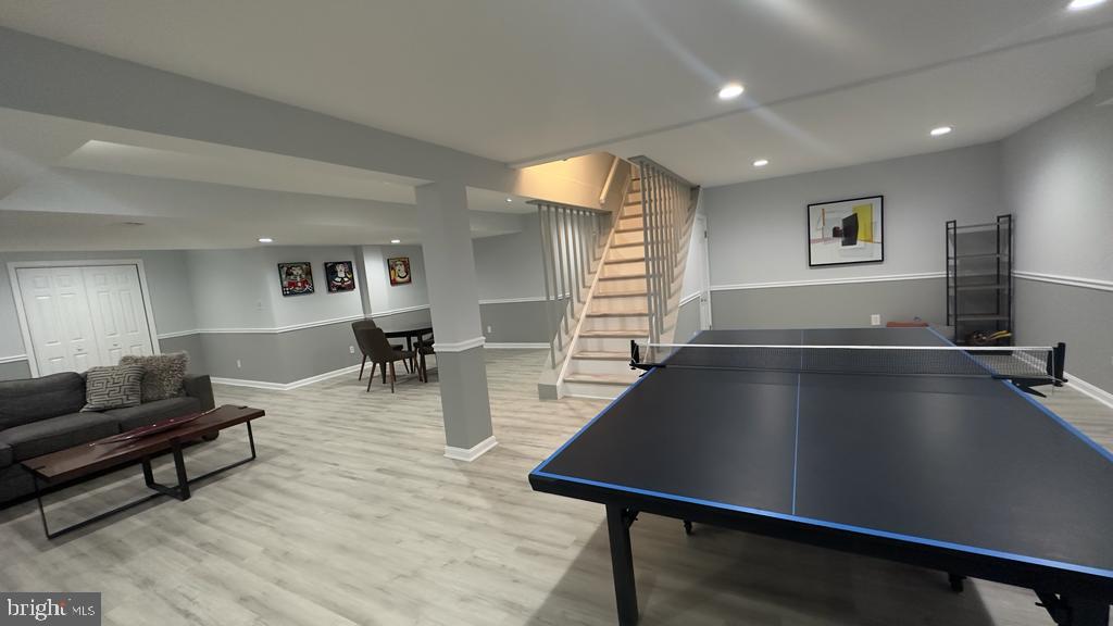 POTOMAC OUTSIDE - Residential